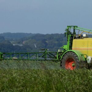 Spraying equipment