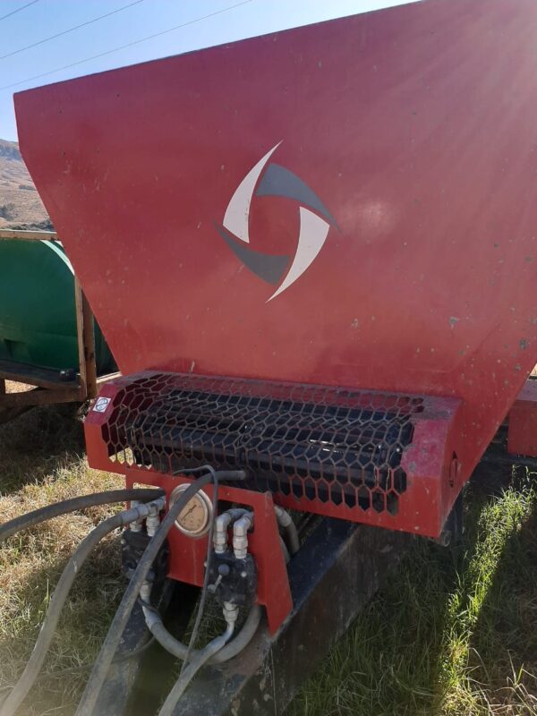 Rovic and Leers rl 4500 Lime Spreader - Image 5