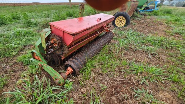 1.2 m Brillion Grass Planter