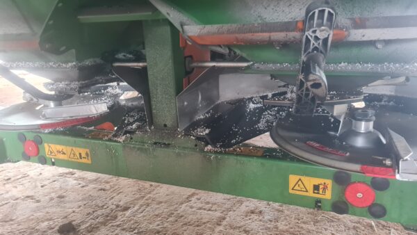 Amazone ZA-M 1001 Fertiliser Spreader - Image 2