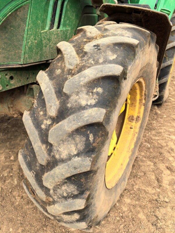 John Deere 6110M 2022 with Loader - Image 4