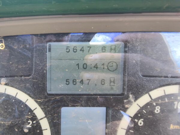 John Deere 6110M 2022 with Loader - Image 15