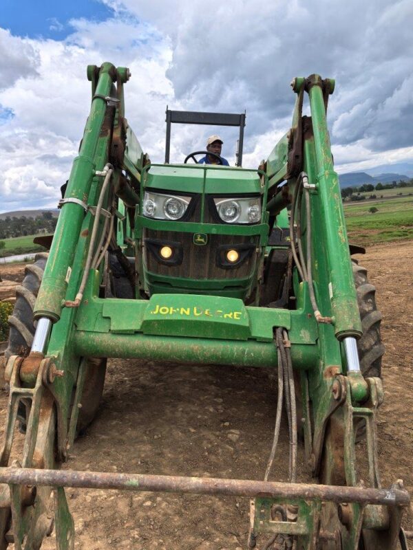 John Deere 6110M 2022 with Loader - Image 17