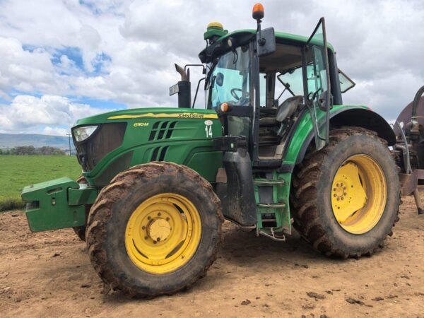 2017 John Deere 6110M