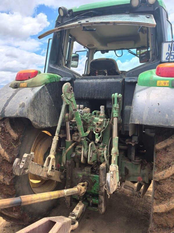 2017 John Deere 6110M - Image 8