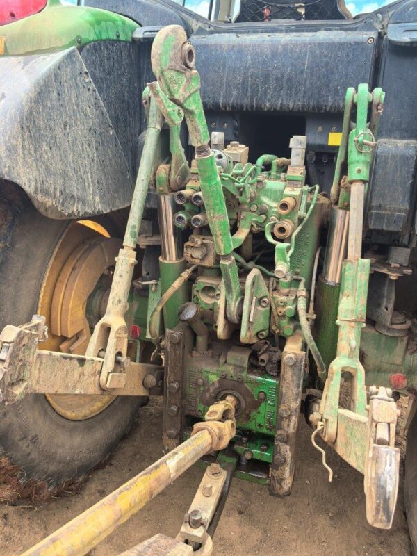 2017 John Deere 6110M - Image 9