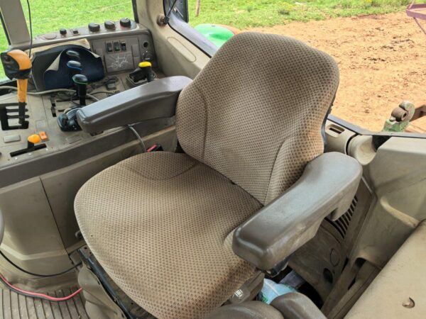 2017 John Deere 6110M - Image 11