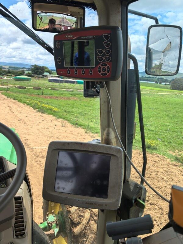 2017 John Deere 6110M - Image 13