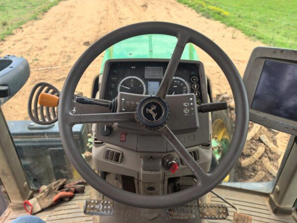 2017 John Deere 6110M - Image 15