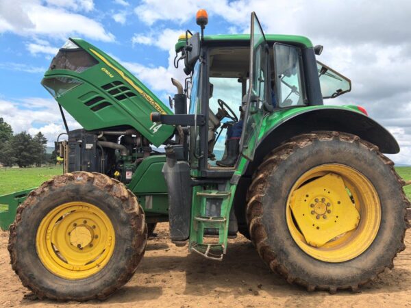 2017 John Deere 6110M - Image 16