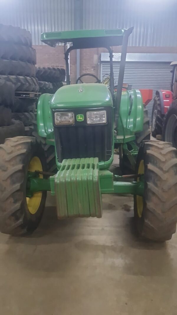 John Deere 5082e - Image 2