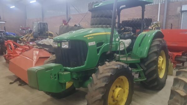 John Deere 5082e - Image 3