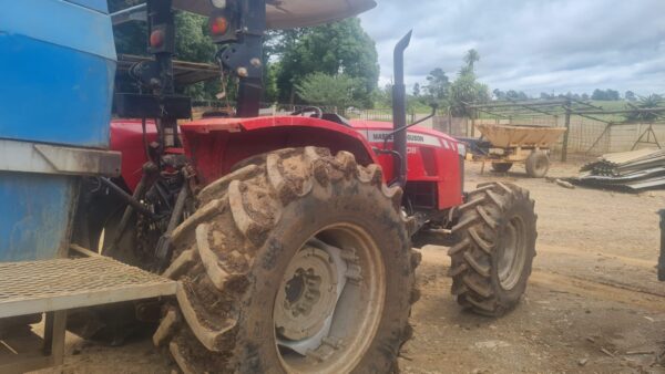 Massey Ferguson 4708 Tractor – 2019 Model with 7,000 Hours - Image 6