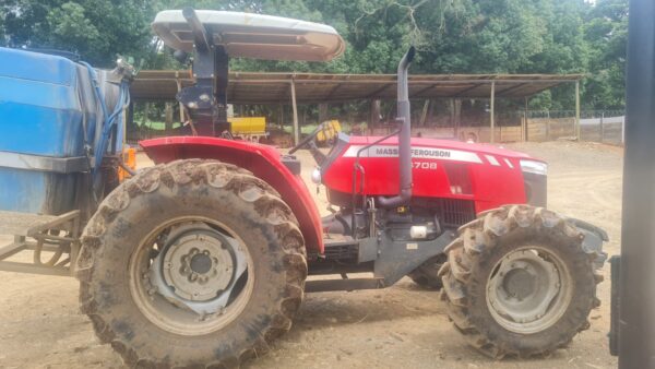 Massey Ferguson 4708 Tractor – 2019 Model with 7,000 Hours - Image 3