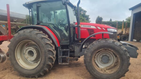 Massey Ferguson 6711 7000 Hours - Image 12