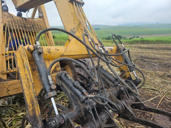 Bell 125 4-Cylinder Cane Loader | R450,000 + VAT - Image 15