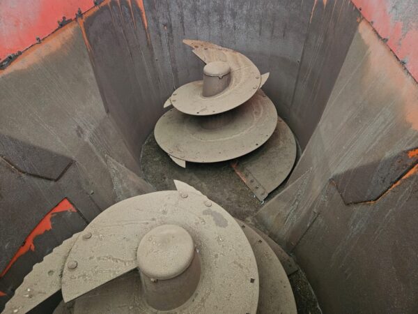 Kuhn 2070 Feed Mixer - Image 3