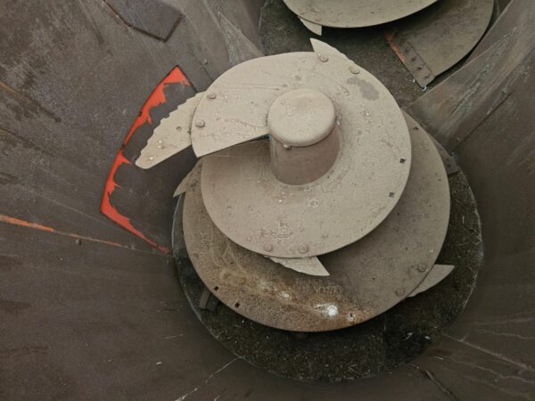 Kuhn 2070 Feed Mixer - Image 4