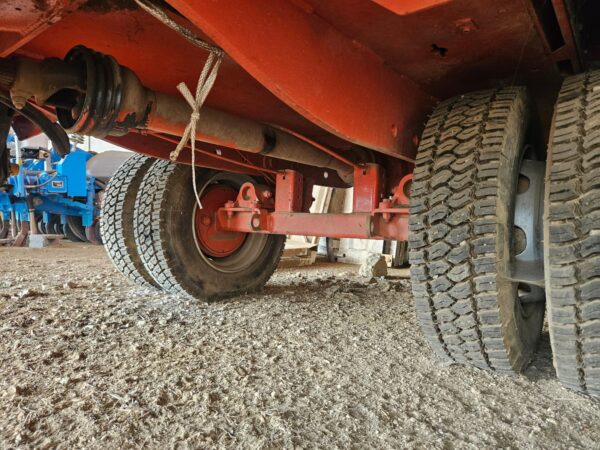 Kuhn 2070 Feed Mixer - Image 9
