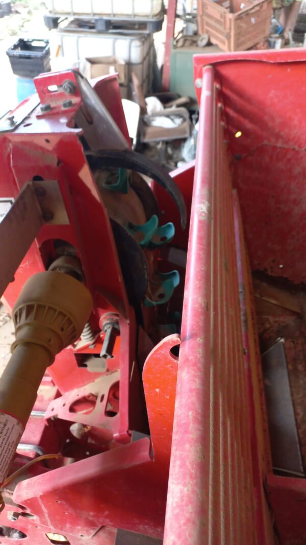 Second-hand Grimme GL 32 F Two Row Planter in South Africa