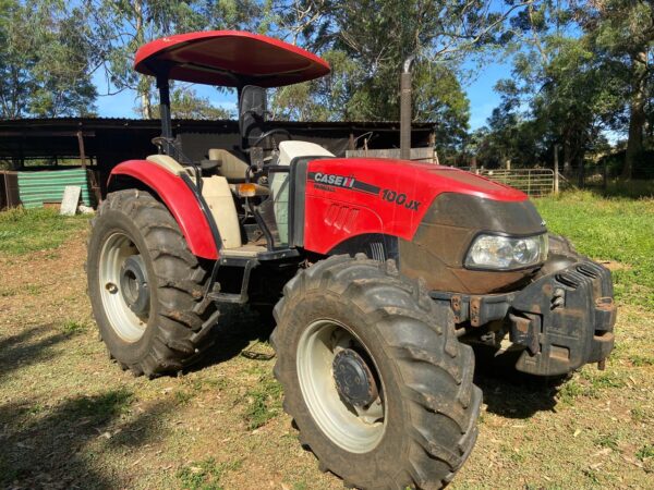 2016 Case IH Farmall 100JX 4WD utility tractor with shuttle drive and high-flow hydraulics, used in South Africa. R330 000 + VAT