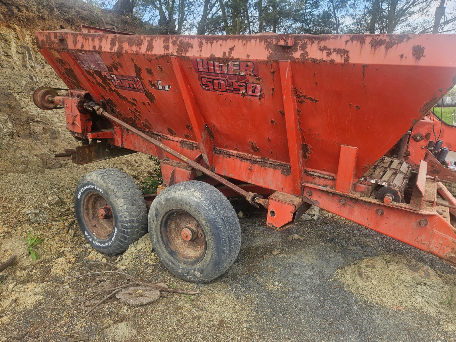 Jumil 50 50 LIDER lime spreader