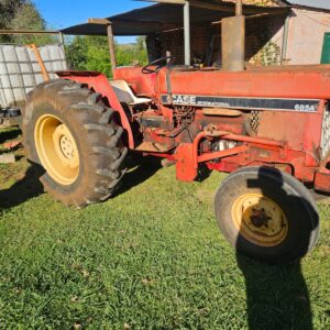 Case 685A International Tractor Additional R7000.00 with Bucket Attachment R40,000.00 + VAT