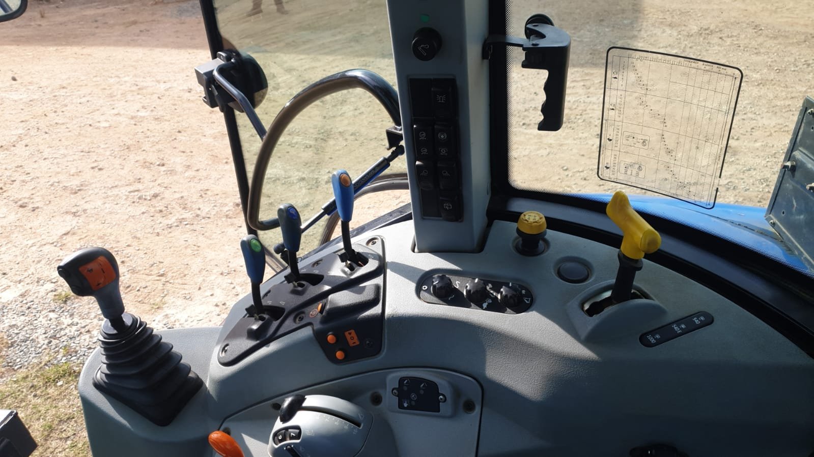 2022 New Holland TS110 5 R660,000.00 + VAT KZN - Image 9